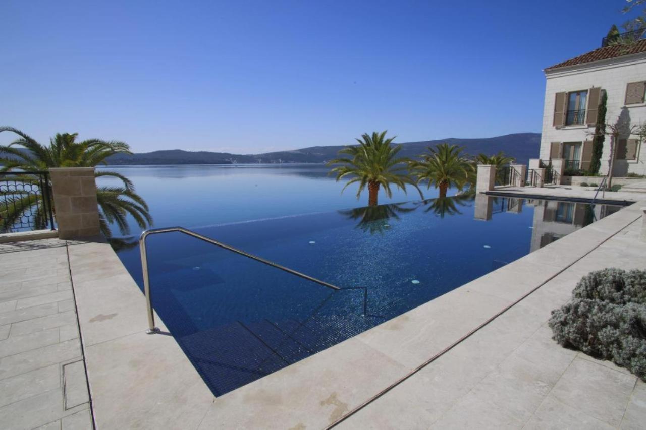 Porto Montenegro דירה טיווט